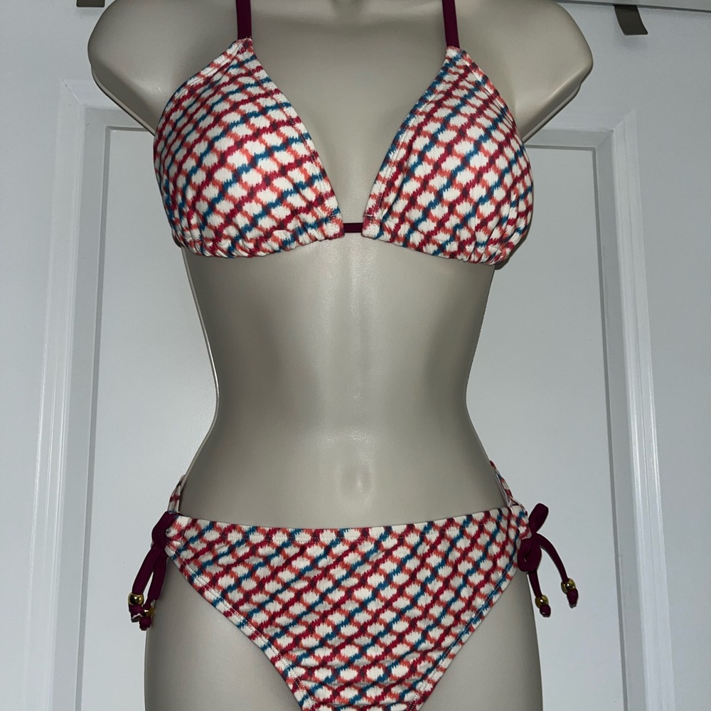Stylish Geometric Bikini Set in Red and Blue